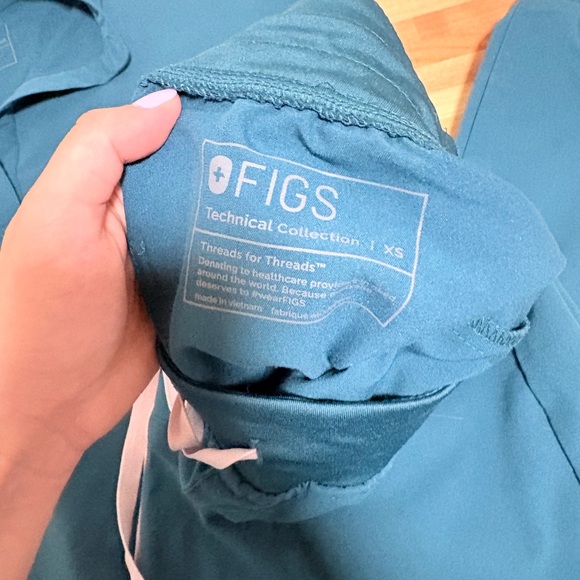 Figs Scrub Set - Picture 3 of 3